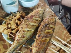 小黄鱼-胖哥牛蛙龙虾烧烤城(育才路店)