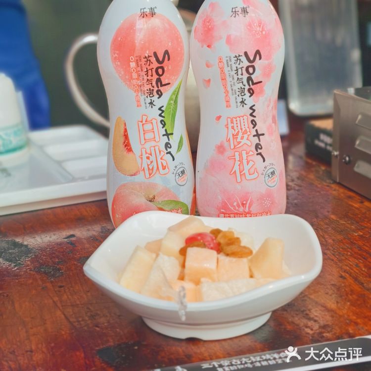 三个蒙古大叔烤羊肉串[胜利]美味！