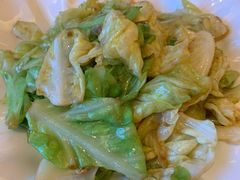 虾皮蛋白爆炒包菜-景泰宫中餐厅(临空皇冠假日酒店首都机场店)