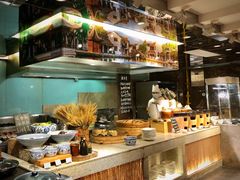 自助取餐区-松山湖凯悦酒店·Café自助餐厅·周末火舞秀表演