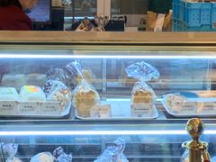 面包甜点陈列柜-国际饭店·帆声西饼屋(黄河路店)