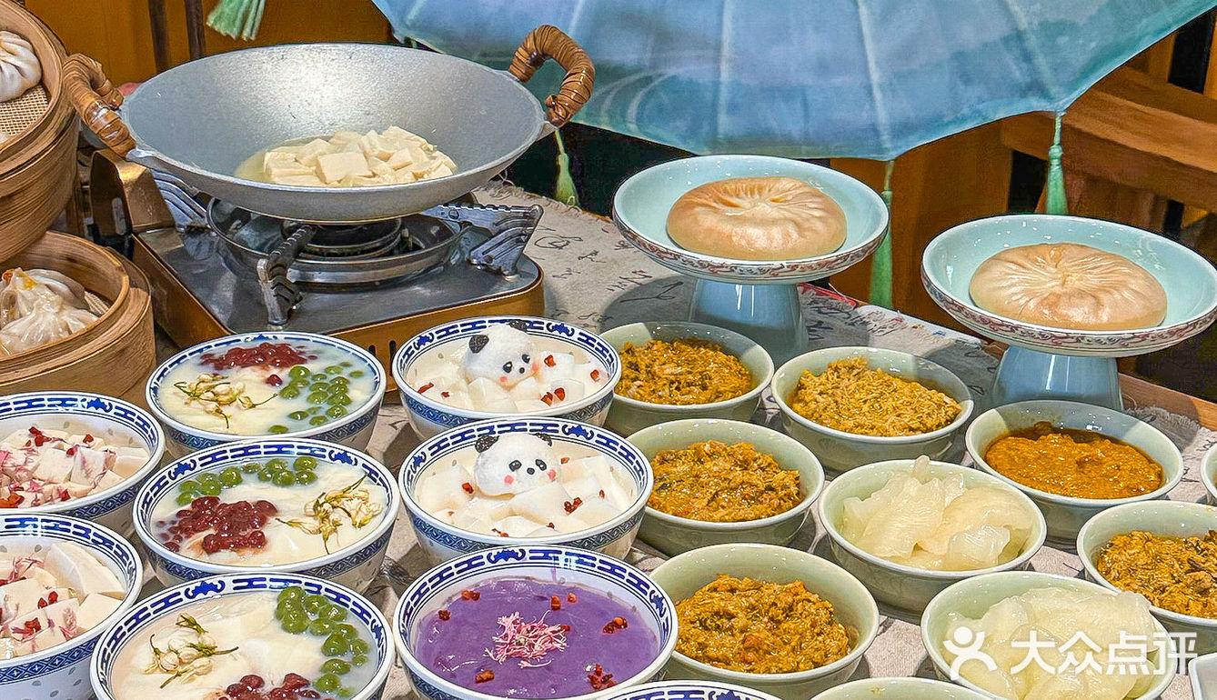 桨声灯影里的金陵蟹黄汤包！一个字绝~