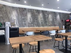 大堂-龙治汉堡(中华城店)