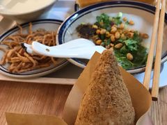 -正南齐北·老街糯米团(洪崖洞店)