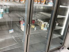 面包甜点陈列柜-白色日记·手作酸奶(麦凯乐店)