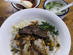 -牛八宝桂林米粉(八里庄店)