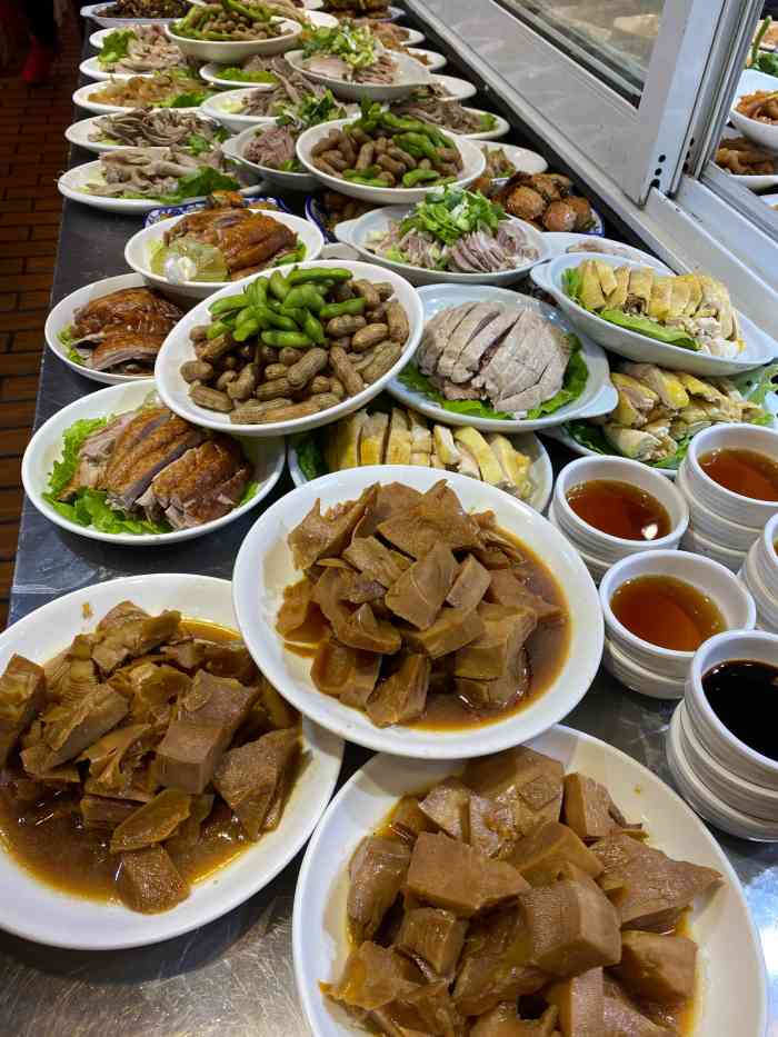 阿英饭店(沁园街店)-"很早就听说过这个饭店,这次家庭聚会有机会.