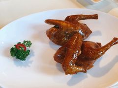 玻璃脆皮乳鸽-利苑酒家(金宝店)