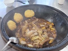 -粘豆包柴火铁锅炖