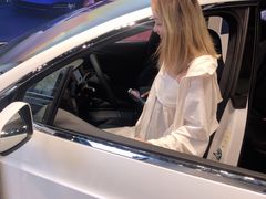 -TESLA 特斯拉(上海太古汇体验店)