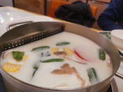 -樾餐厅泰式海鲜火锅(民歌湖店)