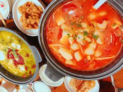 -渝是乎酸菜鱼·川渝小炒(新世界百货望京店)