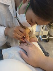 -柒朵科技美肤中心