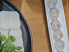 -老牌坊云南鱼豆花火锅(哈西万达店)