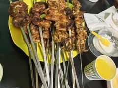 -烤肉小伙烤肉店
