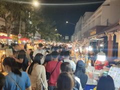 -周日夜市