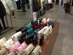 -URBAN REVIVO(上海中庚漫游城店)