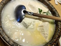 -关东小磨东北菜(上海长风大悦城店)
