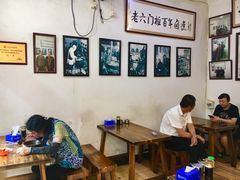 大堂-六爷门框百年卤煮