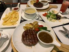 -斗牛士牛排餐厅(嘉里汇店)
