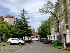 -停车场(灯辉支路)