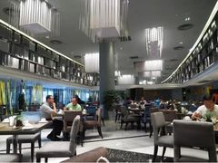 -上海滴水湖皇冠假日酒店