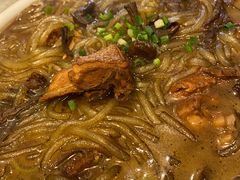 小鸡炖蘑菇-黄家饺子东北特色菜馆(湖滨商业街店)
