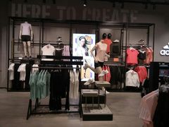 -王府井百货熙地港店