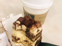 -星巴克臻选(盐城金鹰聚龙湖店)