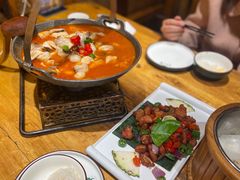 -老滇山寨•云南特色菜•地方菜•民族风情歌舞表演(金碧店)