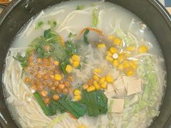 -花馬肆.云南过桥米线(汉神购物广场现场熬汤店)