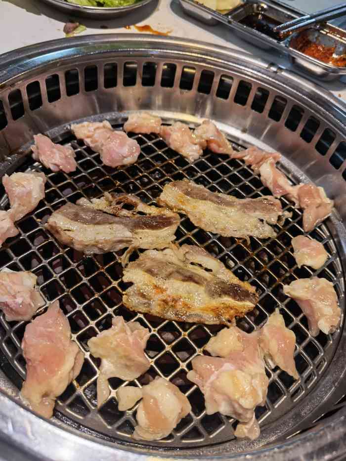 汉拿山烤肉(花园城店)-"再也不会来的一家店. 服务……不存在的.