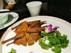 樟茶乳鸽-陈麻婆豆腐总店