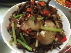 -独一佳老胡湘菜馆(矿山路店)