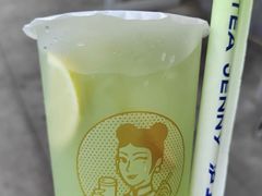手打青提柠檬-沪上阿姨·精选茶饮(唐山新街北口店)