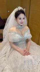 -莫小姐婚纱