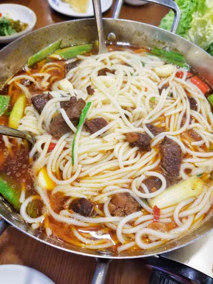 牛聋子津市牛肉炖粉-"十分优秀的一家店呀,评分居然不怎么高,个.