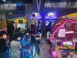 -反弹蹦床公园·亲子乐园·团建·派对(尚品奥莱店)