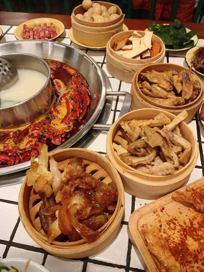 斌弟卤味火锅(解放西超级旗舰店)