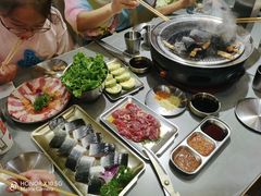 -围炉肉舍•炭烤活鳗•丹东海鲜烤肉(步行街店)