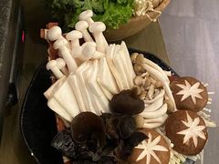 -湊湊火锅·茶憩(打浦桥日月光店)