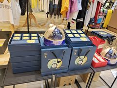 面包甜点陈列柜-咪咕咖啡(北京西单店)