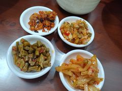 酸包菜-易裕和·长沙米粉(友谊路店)