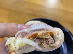 白菜包梅肉-故乡家韩国料理(丹东街店)