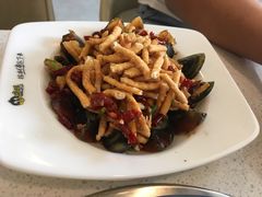 -张大师鸭爪爪特色干锅(南湖店)