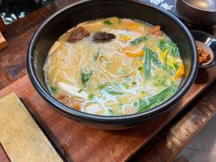 -银米·云南传统过桥米线(双廊黑金冠店)