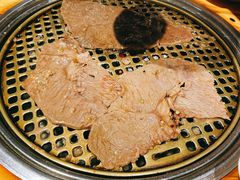 唯成秘制牛肉-唯成•韩国炭火烤肉 유성고기