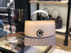 -COACH蔻驰(银泰店)