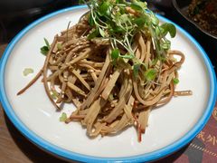 香椿偶遇鸡蛋干-山城外·非遗酸菜鱼(蜀都万达店)