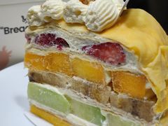 应季白巧水果千层-PAOPAO Bakery&Café(港汇店)